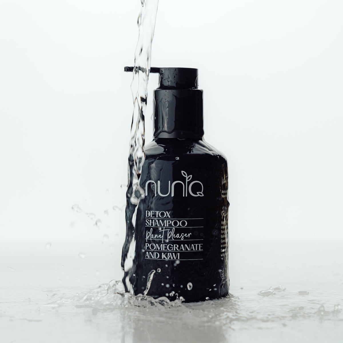 Refillable sulfate-free shampoo and aluminium bottle