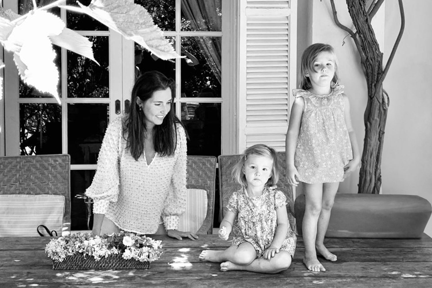 Silvia Márquez entrepreneur and co founder of Nuniq with her daughters, reflecting the working mother story that inspired the creation of Nuniq.